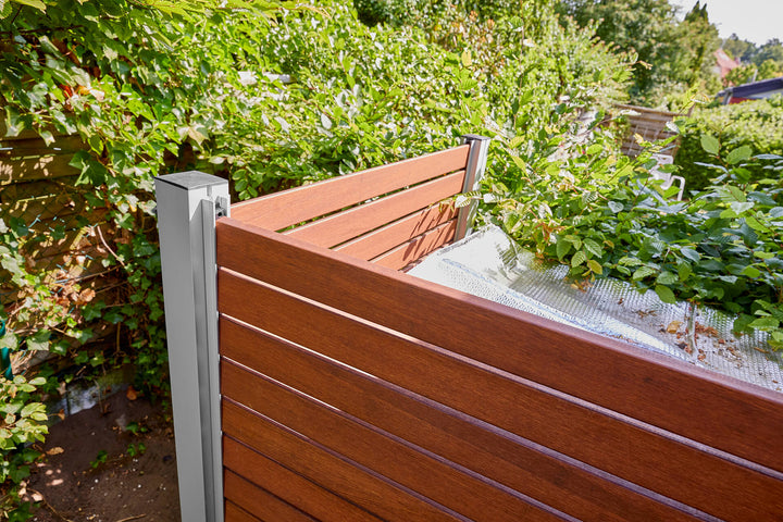 von oben einfache Ecklösung mit unseren Sichtschutz-Zaun.