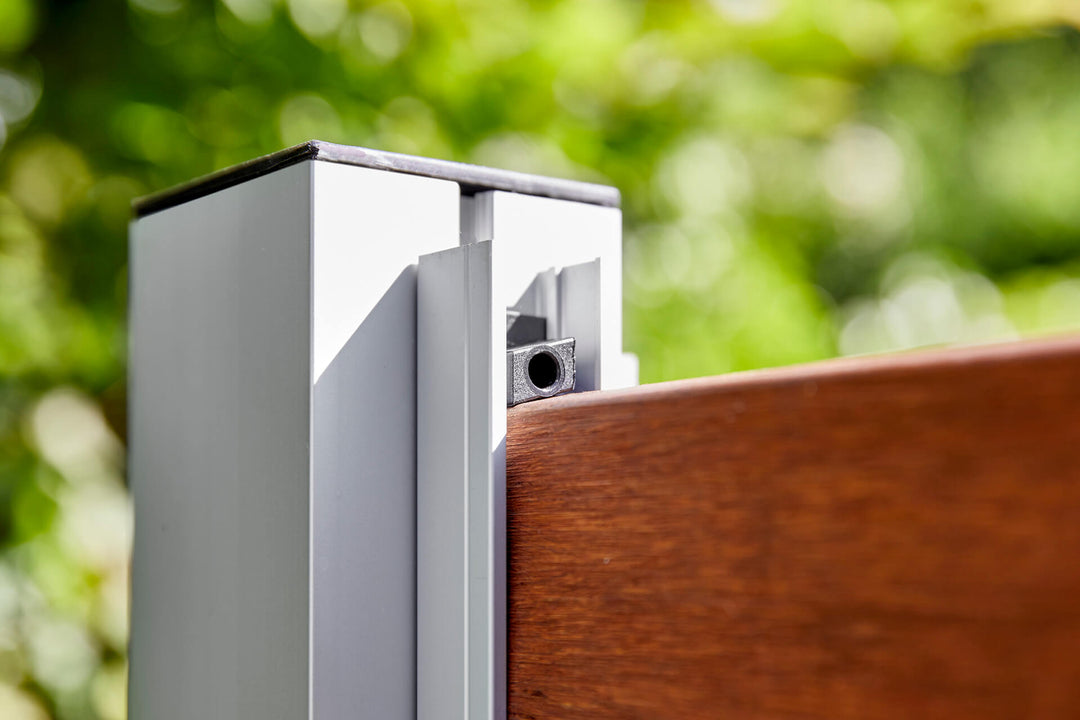 NAchhaltiger Witterungsbeständiger Pflegeleichter Wind- und Sichtschutz Zaun.