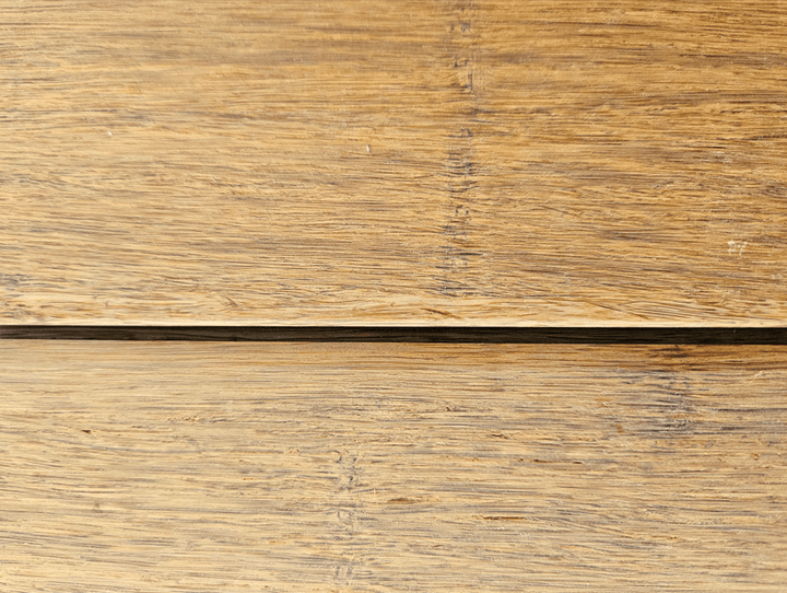 Kreditkarten,Kleingeld und andere Gegenstände in der Fuge verloren? Nicht mehr mit dem Closed Decking! Die Fuge reicht aber noch aus, um das Regenwasser ablaufen zu lassen.