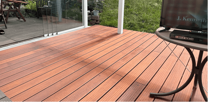 Die Terrassendiele Santiago als Tropenholzersatz im Wintergarten.