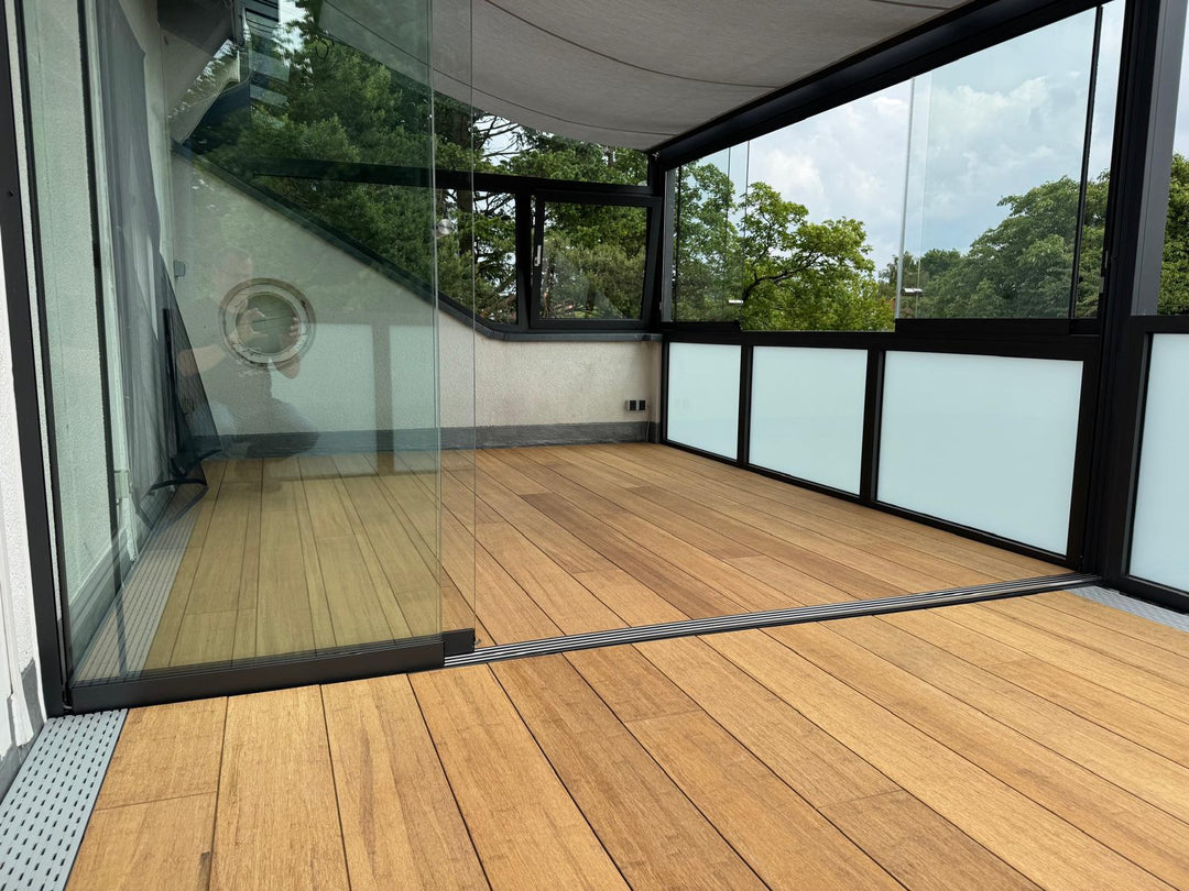 ambooo-closed-decking Cristobal als Balkonbelag.