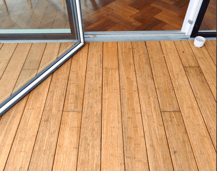 Terrassenbelag aus Bambusholz in der Farbe Sand