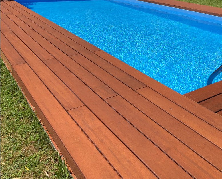 Pooldeck aus Bambusdielen Varaderovon ambooo